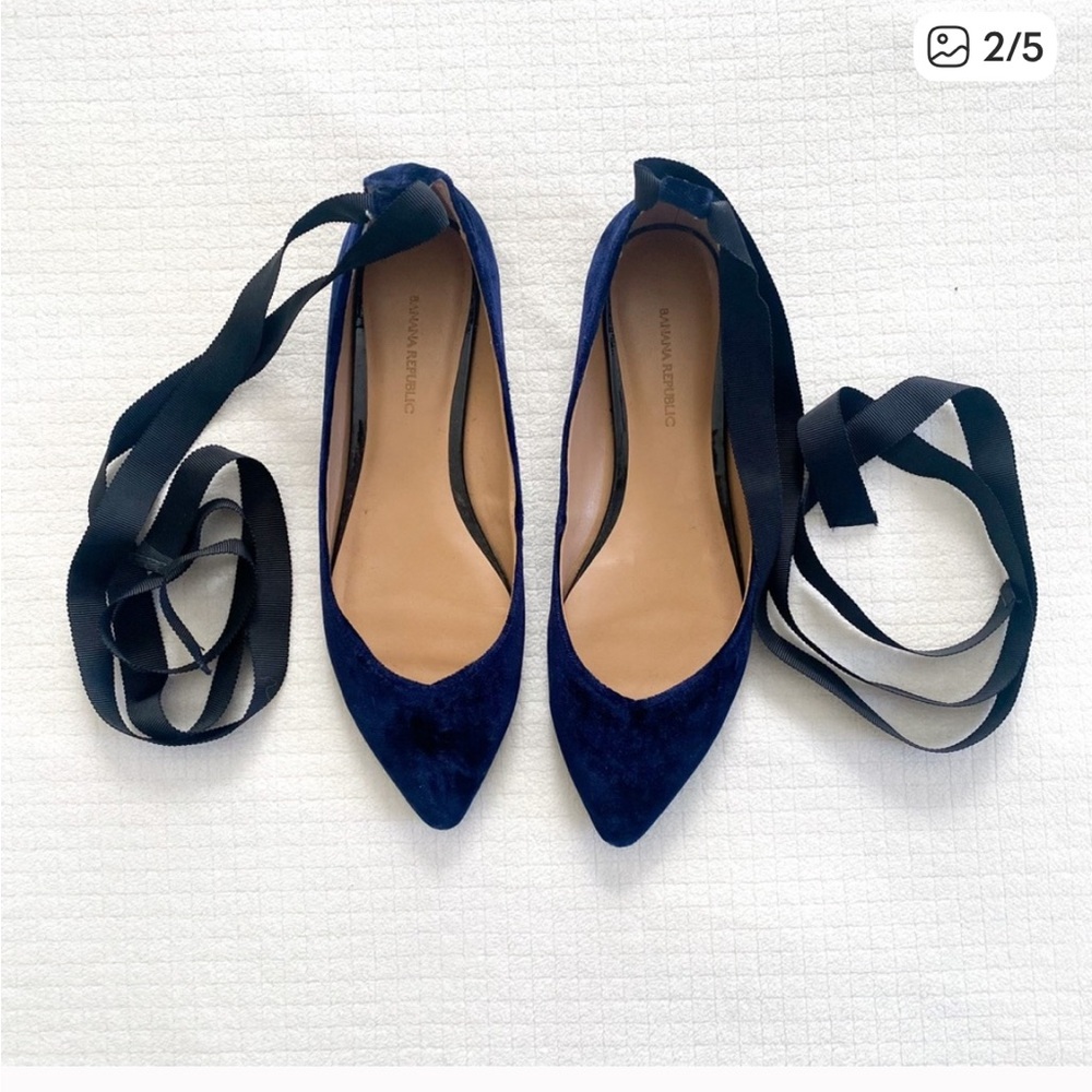 Banana Republic Velvet Pointed Toe Ankle Tie Flats in Navy